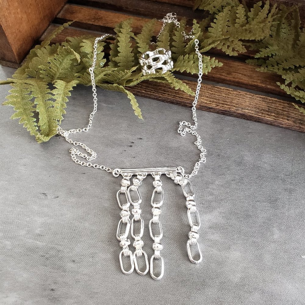 Avon Stunning Necklace and Ring Set